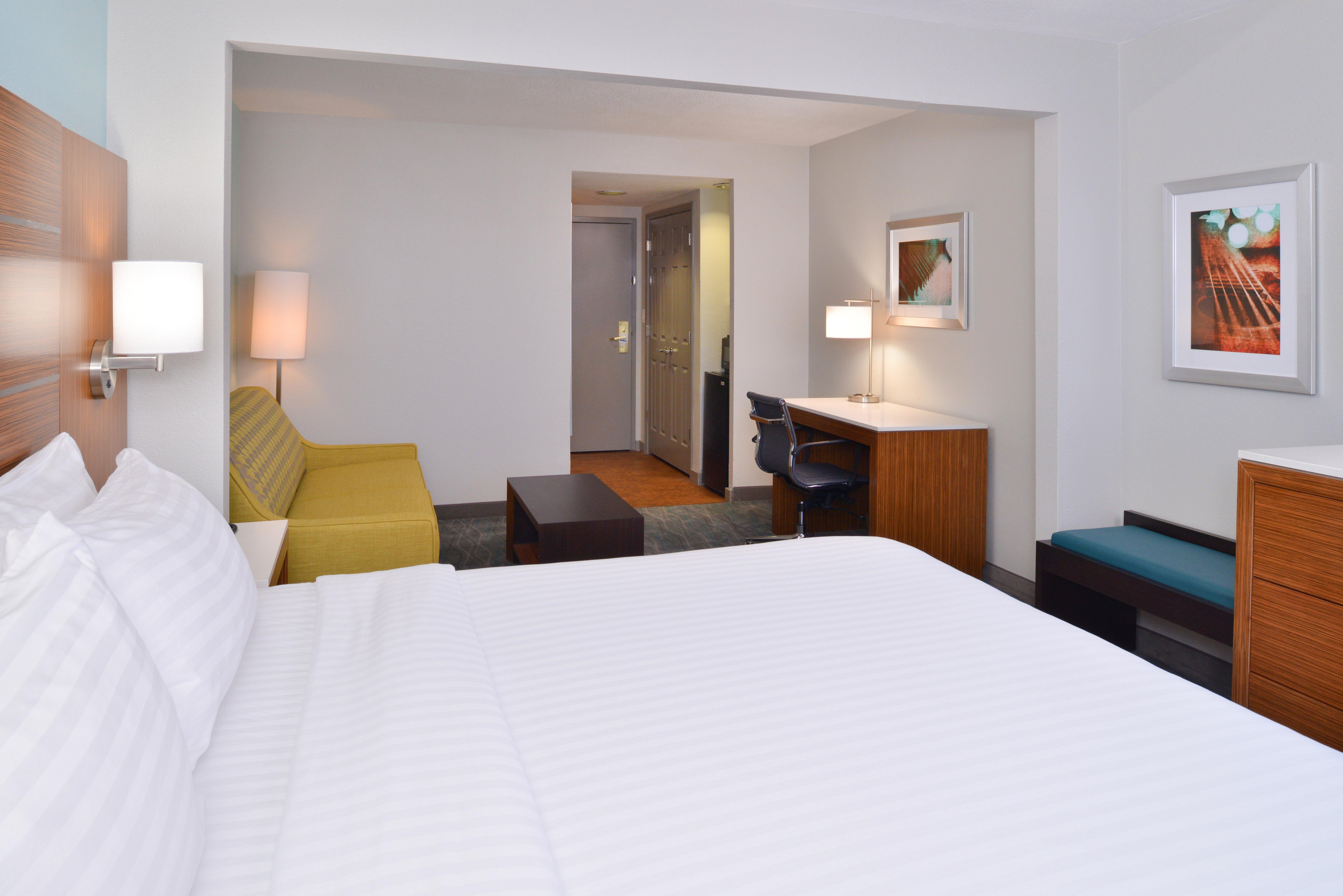 Holiday Inn Express & Suites Austin North Central By Ihg Exterior photo