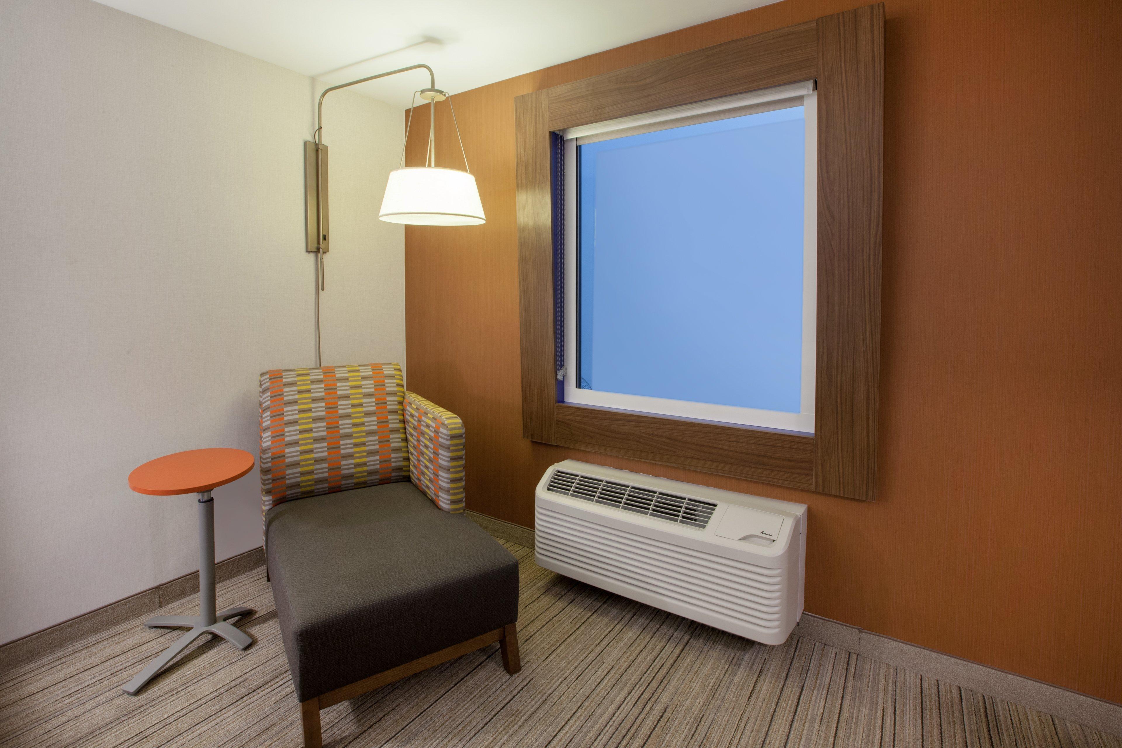 Holiday Inn Express & Suites Austin North Central By Ihg Exterior photo