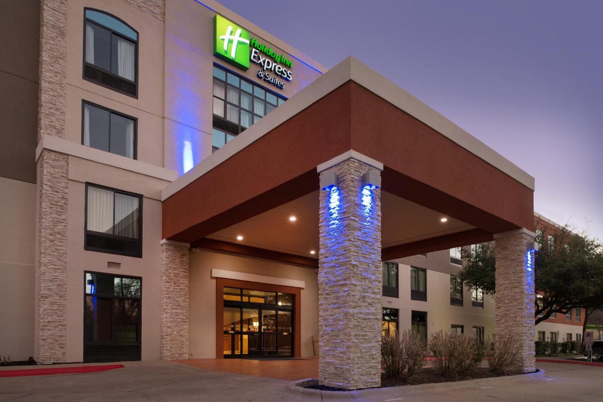 Holiday Inn Express & Suites Austin North Central By Ihg Exterior photo