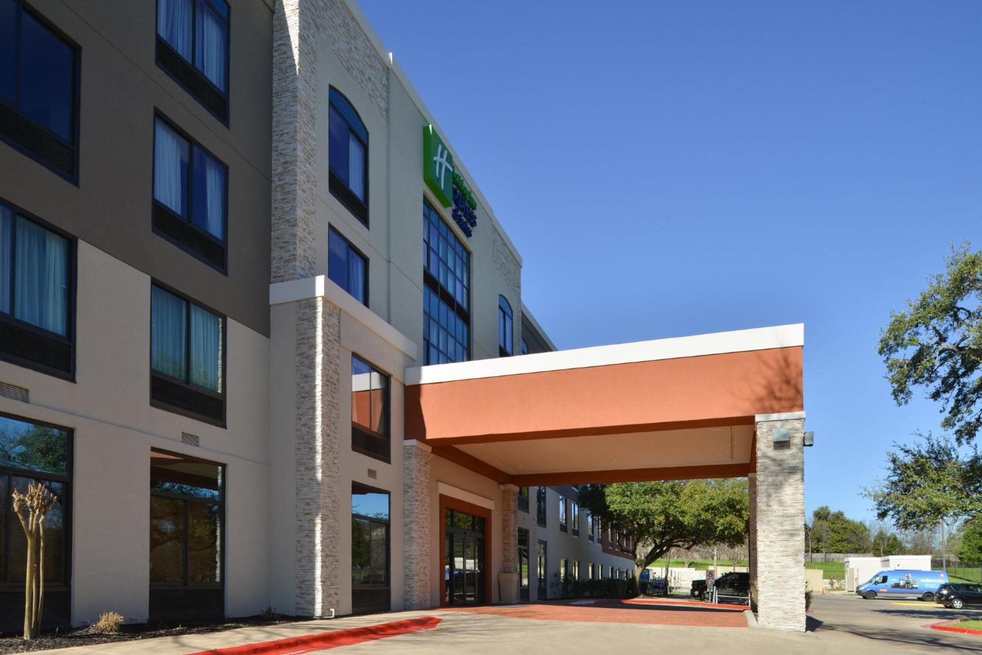 Holiday Inn Express & Suites Austin North Central By Ihg Exterior photo